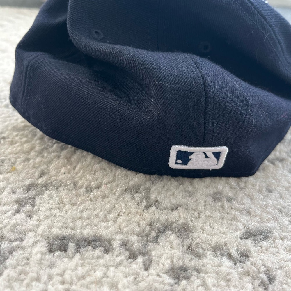 New Era New York Yankees Family Crest Logo Hat 59Fifty Fitted 7 1/2 - Picture 6 of 6